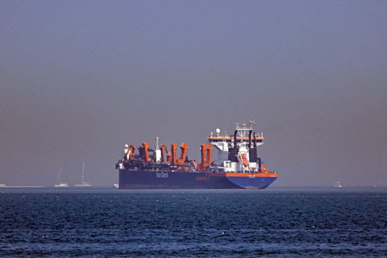 Indian cargo ships in danger due to Israel-Iran war and Strait of Hormuz closure.